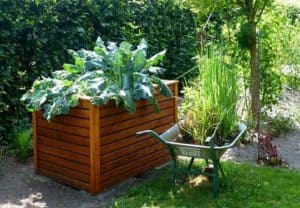 Ein Hochbeet für einen altersgerechten Garten